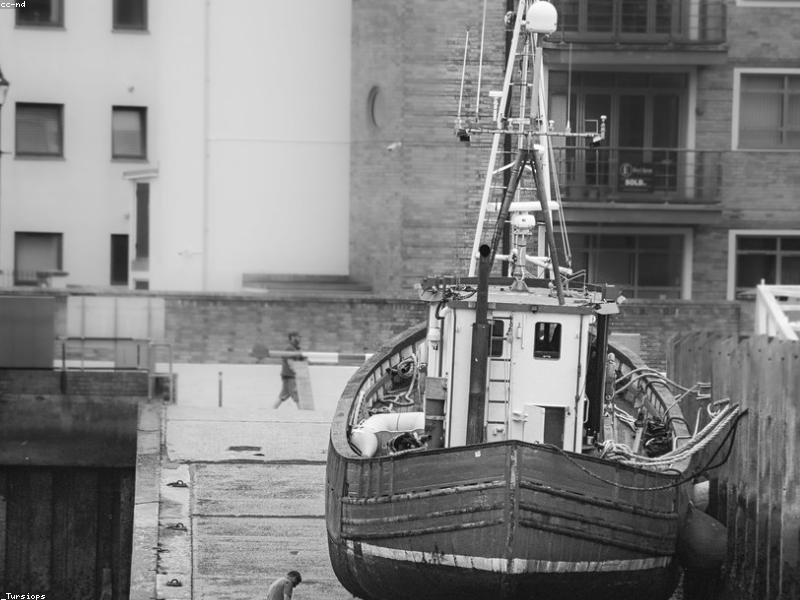 stainless steel jewelry care guide - detail