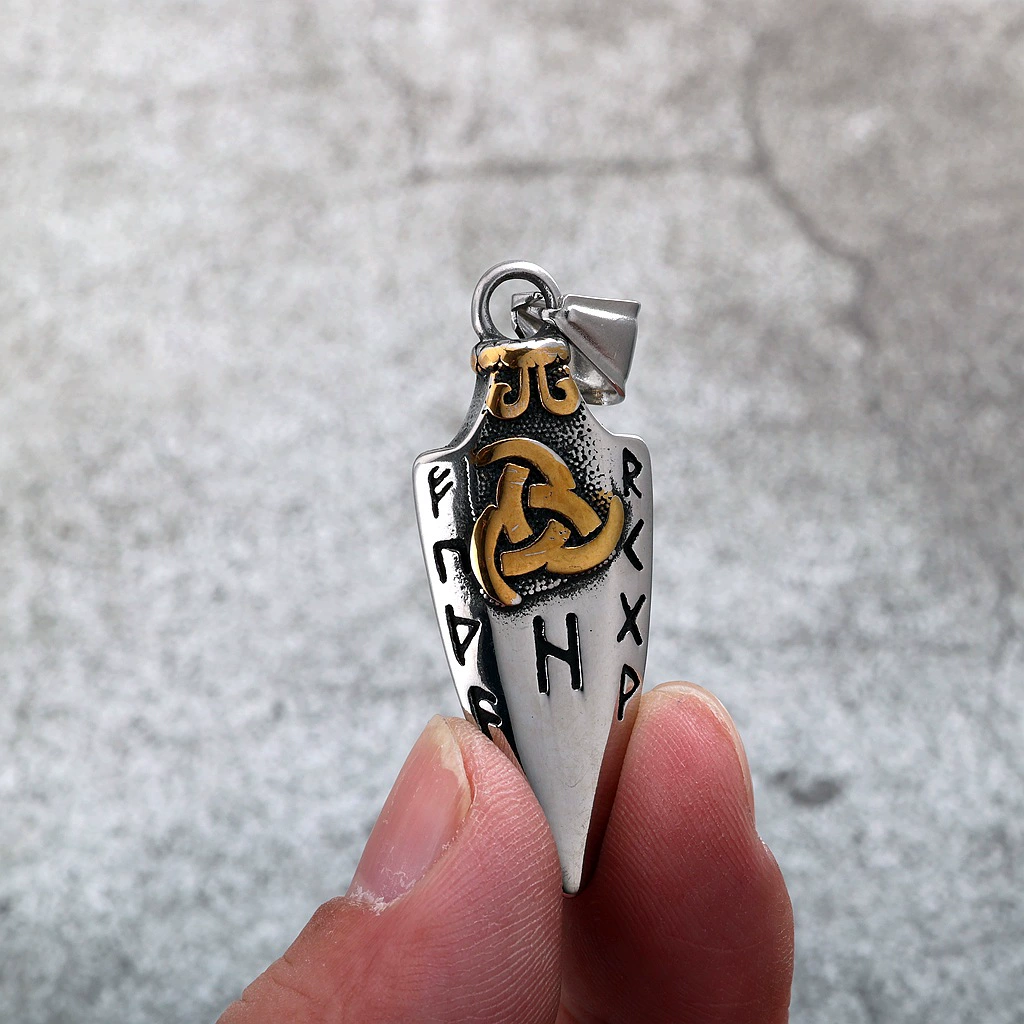 Vintage Celtic Knot Double-Sided Pendant Titanium Steel Necklace for Men Wholesale product view 3