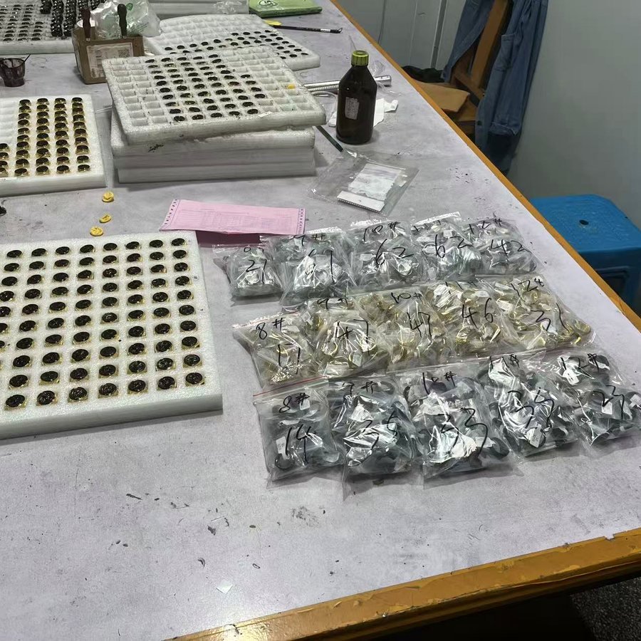 Wholesale jewelry packing preparation for shipment